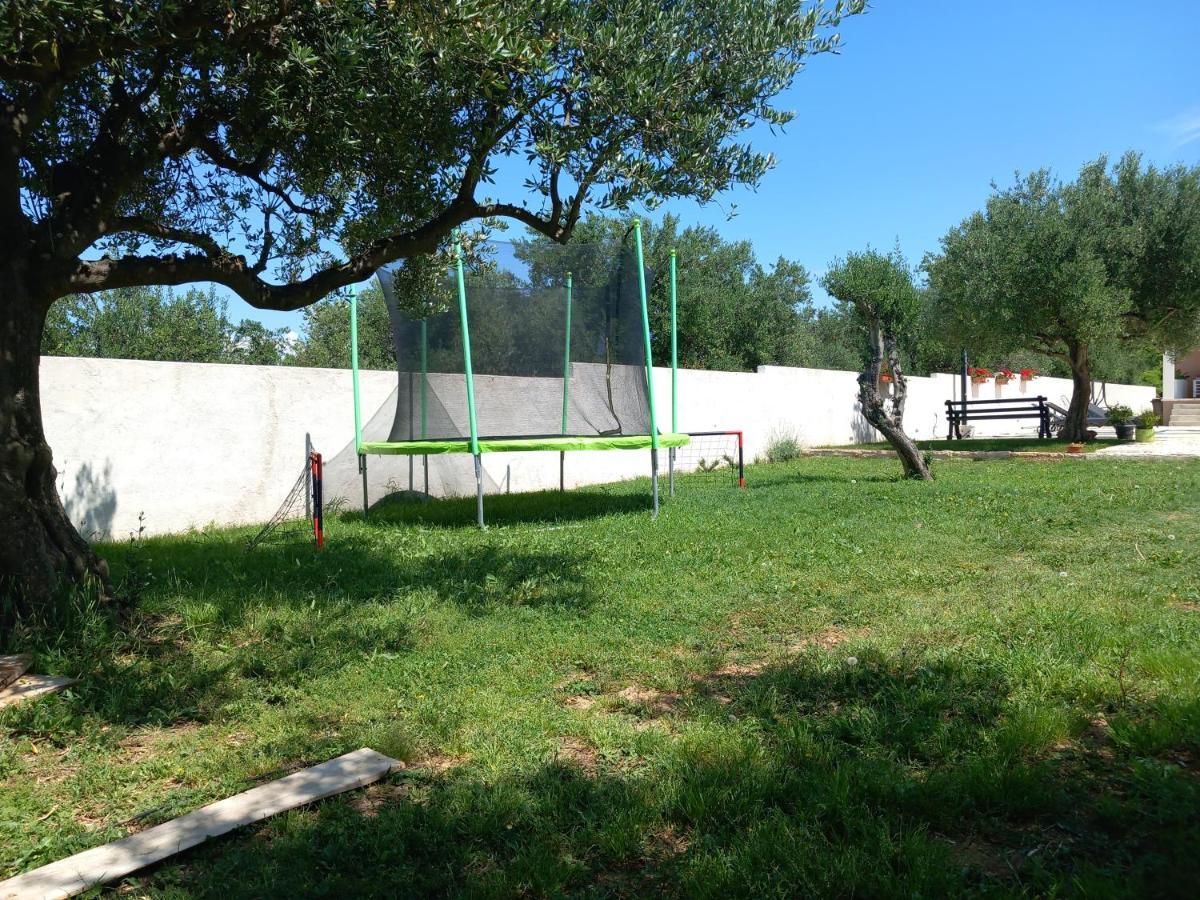 Leggiero Villa Benkovac Exterior photo